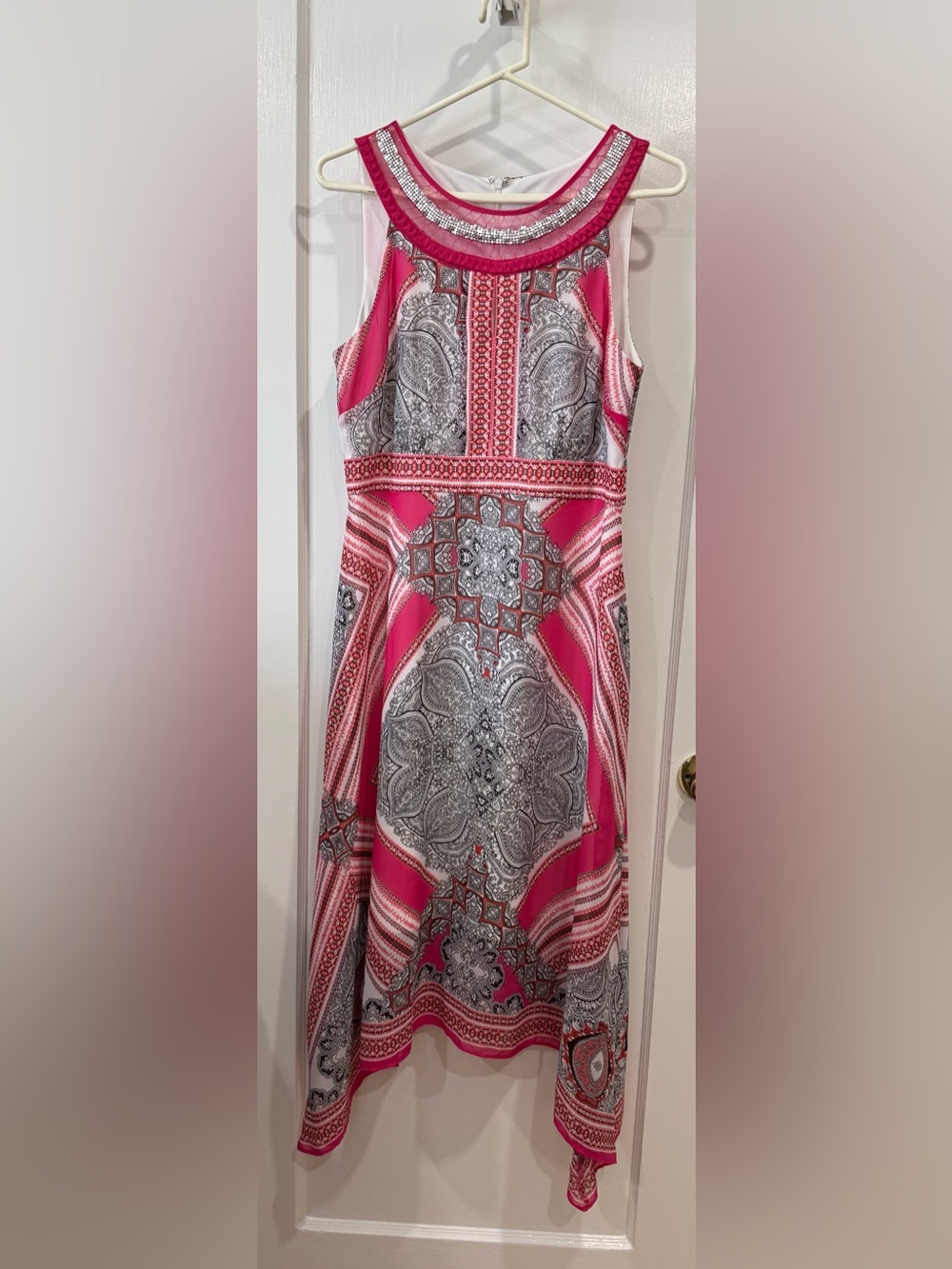 Sandra Darren Fuchsia and Black Patterned Sleeveless Dress